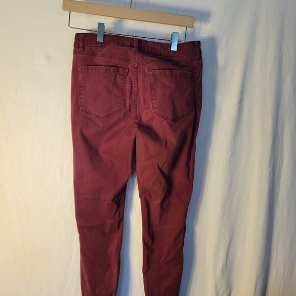 Womens Burgundy Colored Jeans by Refuge.  -- ITEM #1679 - Picture 3 of 3